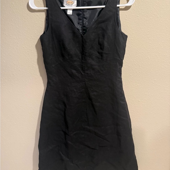 Talbots Dresses & Skirts - Talbots Black Sheath Mini Dress V-Neck Sleeveless